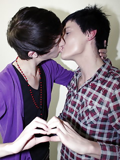 Gay Kissing Pics